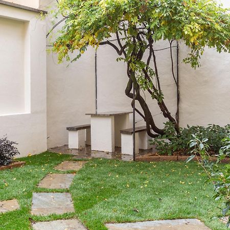 Sant Ambroeus Garden Apartment Милано Екстериор снимка