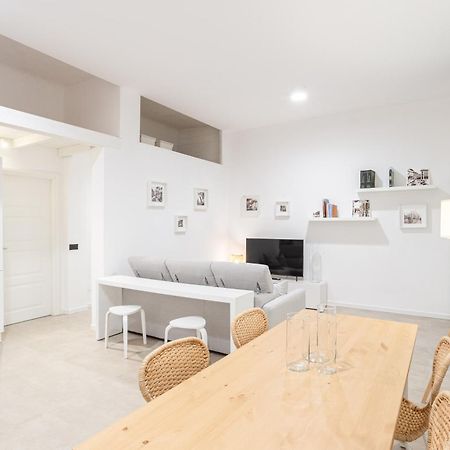 Sant Ambroeus Garden Apartment Милано Екстериор снимка