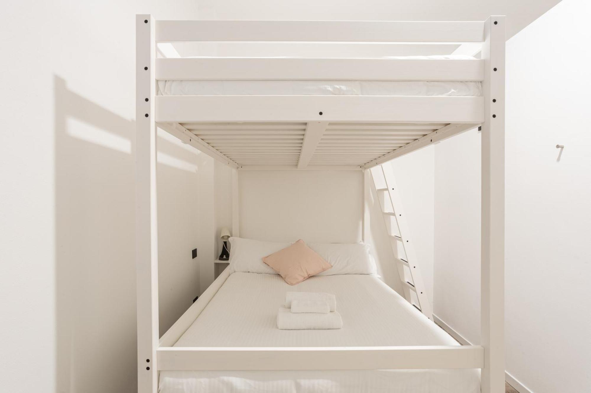 Sant Ambroeus Garden Apartment Милано Екстериор снимка